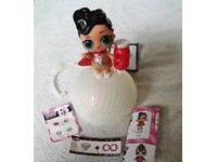 glam glitter the queen